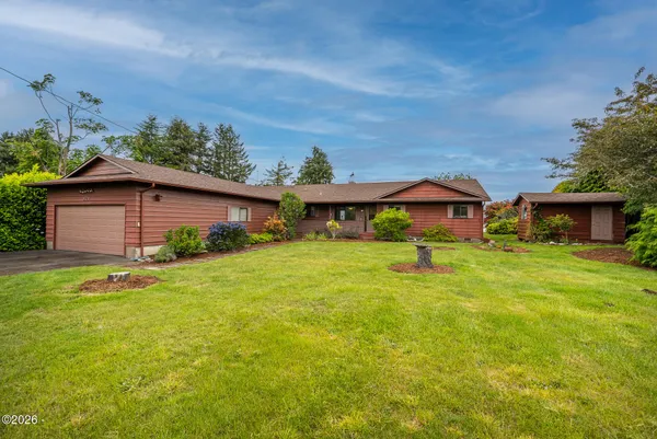 $735,000 | 871 Southeast River View Lane, Waldport, OR 97394