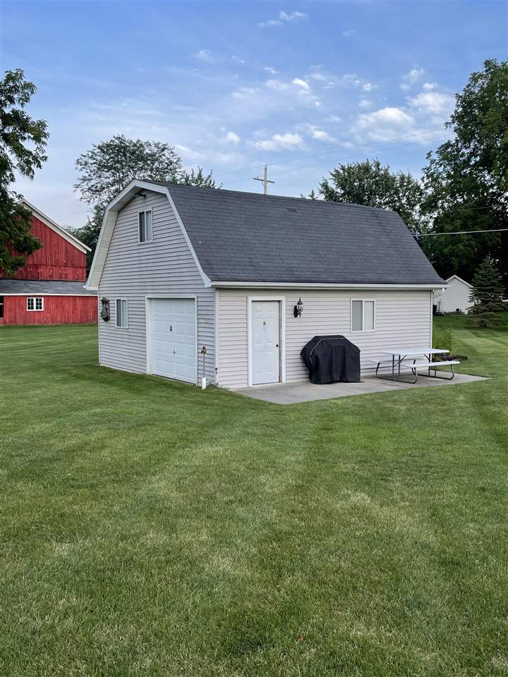5195 Lobdell Fenton, MI 48430 - Photo 20 of 79 50071685-21.JPG