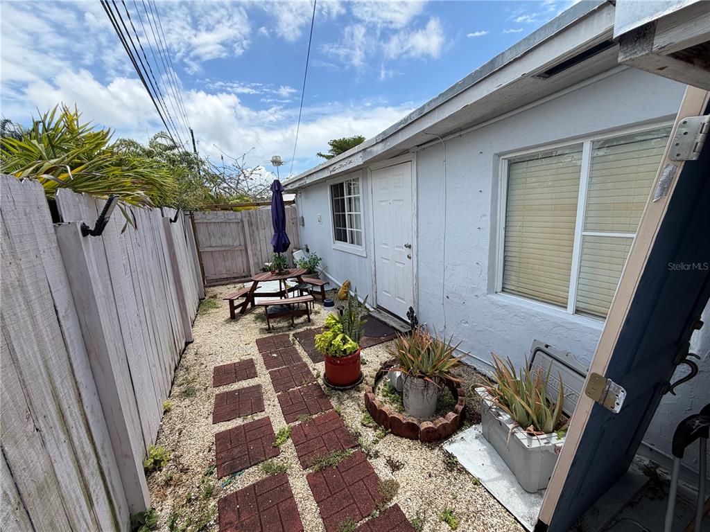 18615 Southwest 98th Avenue Miami, FL 33157 - Photo 38 of 44