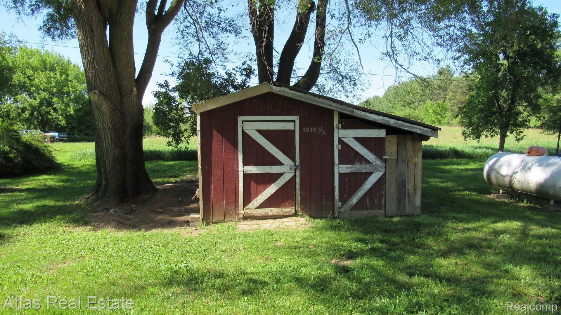 1010 West Barnes Road Fostoria, MI 48435 - Photo 6 of 22 IMG_2401.JPG