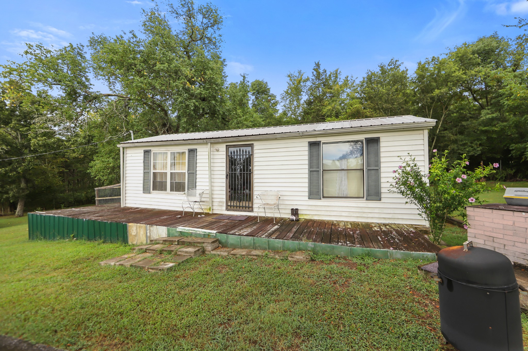 124 Shipper Road Lebanon, TN 37087 - Photo 20 of 29 a front view of a house with a yard