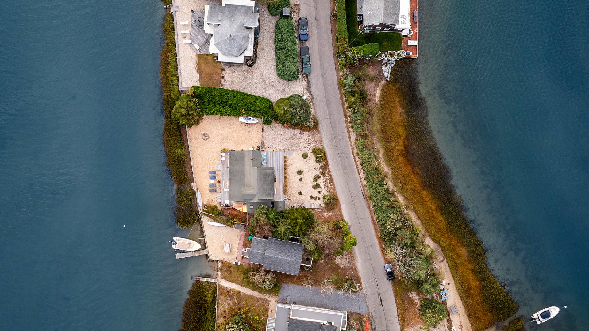 238 Towd Point Road Southampton, NY 11968 - Photo 23 of 34