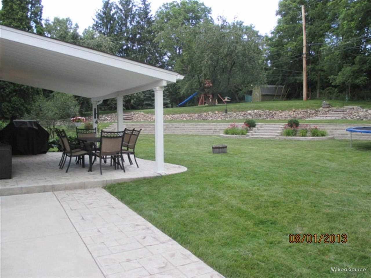 260 Gunder Drive Rochester, MI 48309 - Photo 27 of 30 31160098-26.JPG