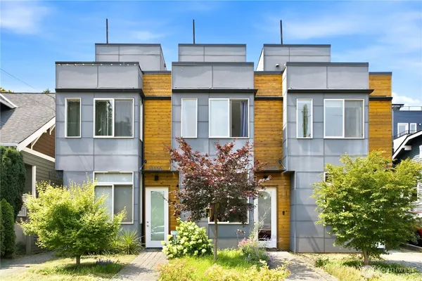 $759,900 | 3043 C 21st Avenue West, Seattle, WA 98199