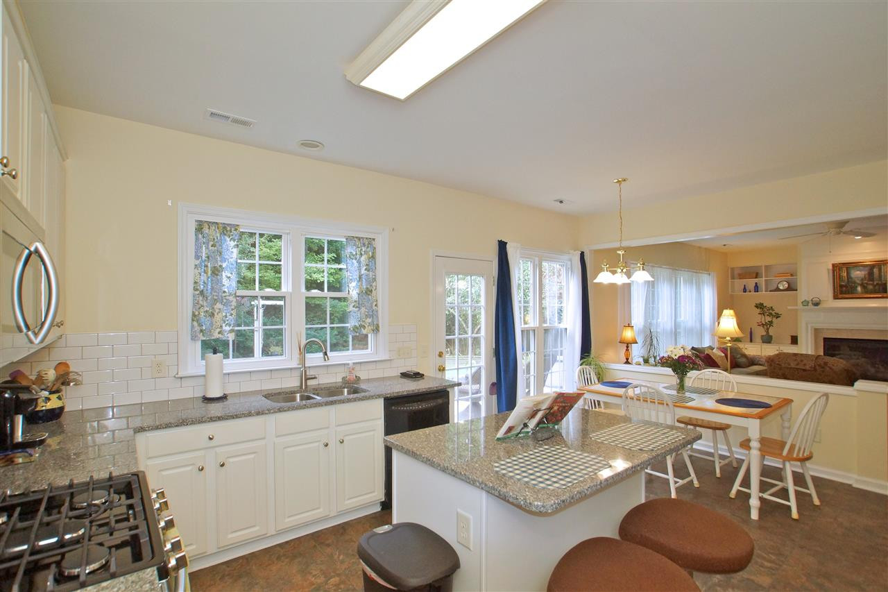 7540 Silver View Lane Raleigh, NC 27613 - Photo 15 of 29 Kitchen