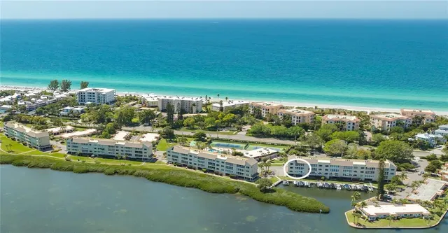 $689,900 | 4960 Gulf Of Mexico Drive, Unit 206, Longboat Key, FL 34228