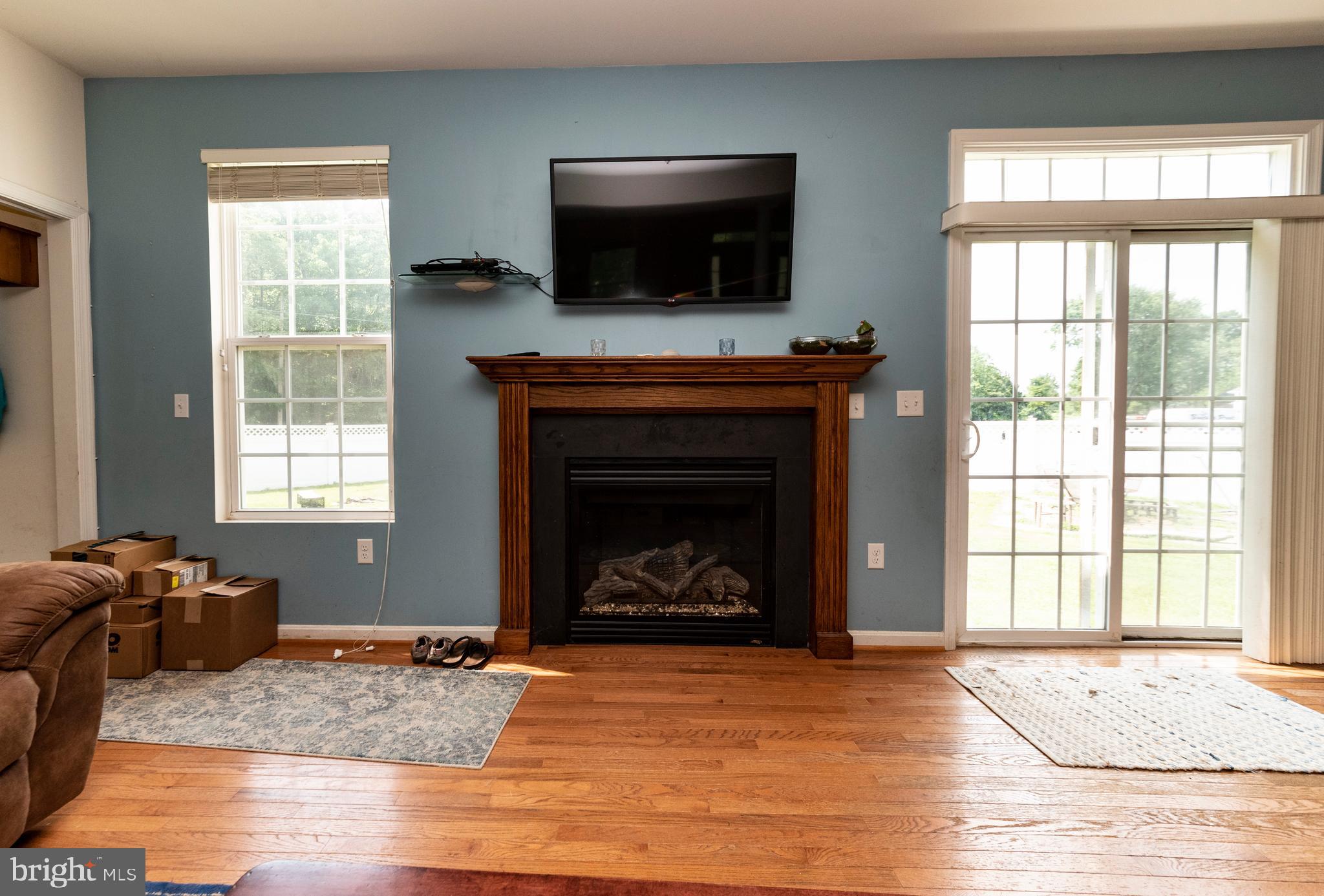 196 Woods Road Chester, MD 21619 - Photo 13 of 44 Living Room