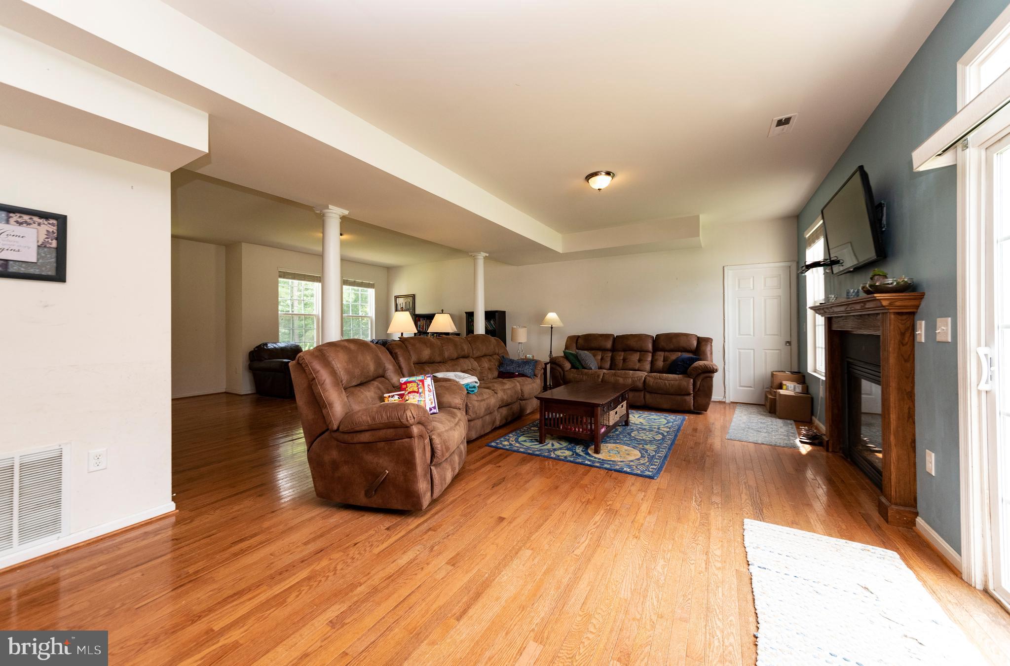 196 Woods Road Chester, MD 21619 - Photo 14 of 44 Living Room