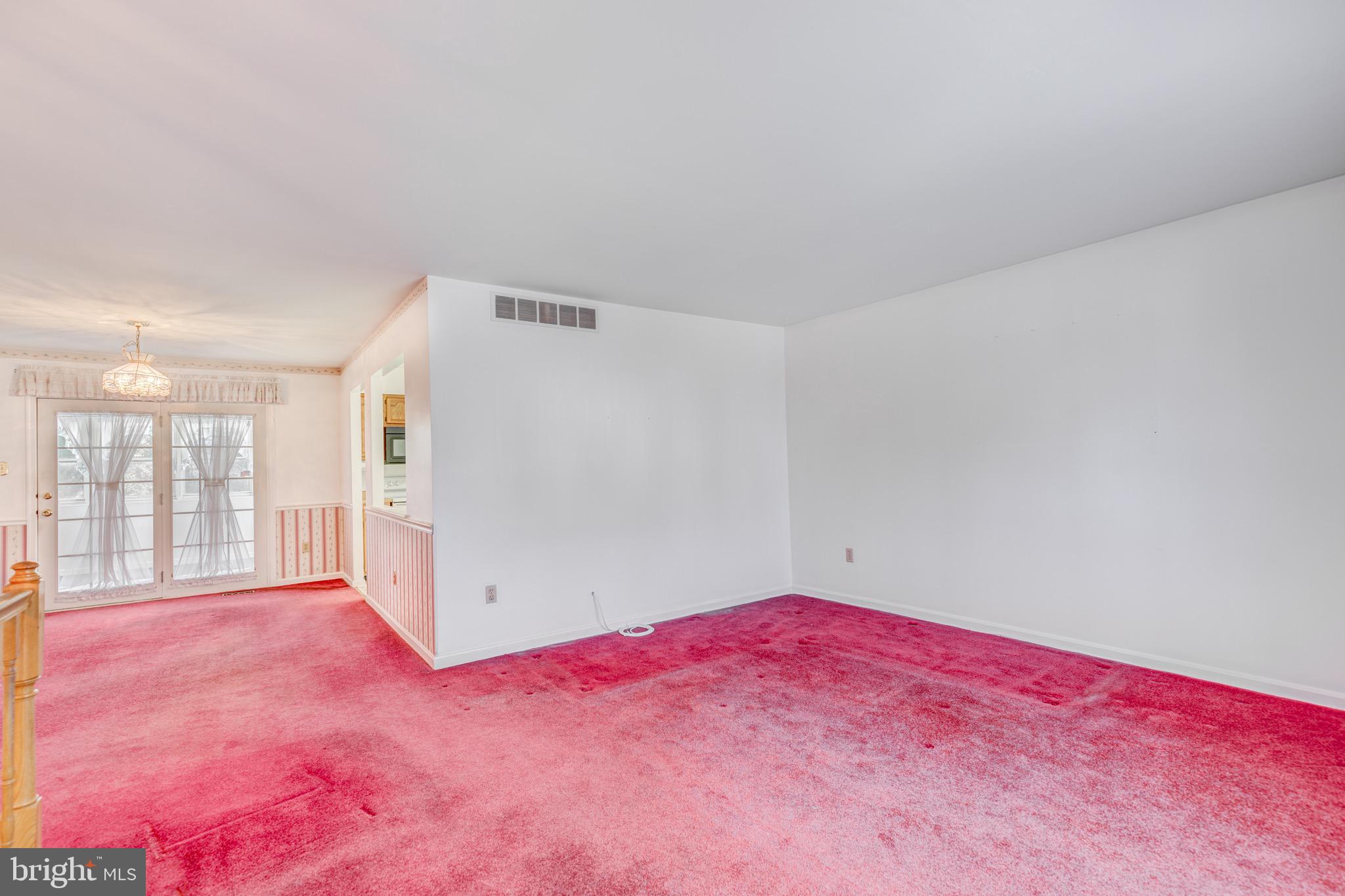 1923 Oak Lodge Road Baltimore, MD 21228 - Photo 11 of 43 Living room/Dining Room