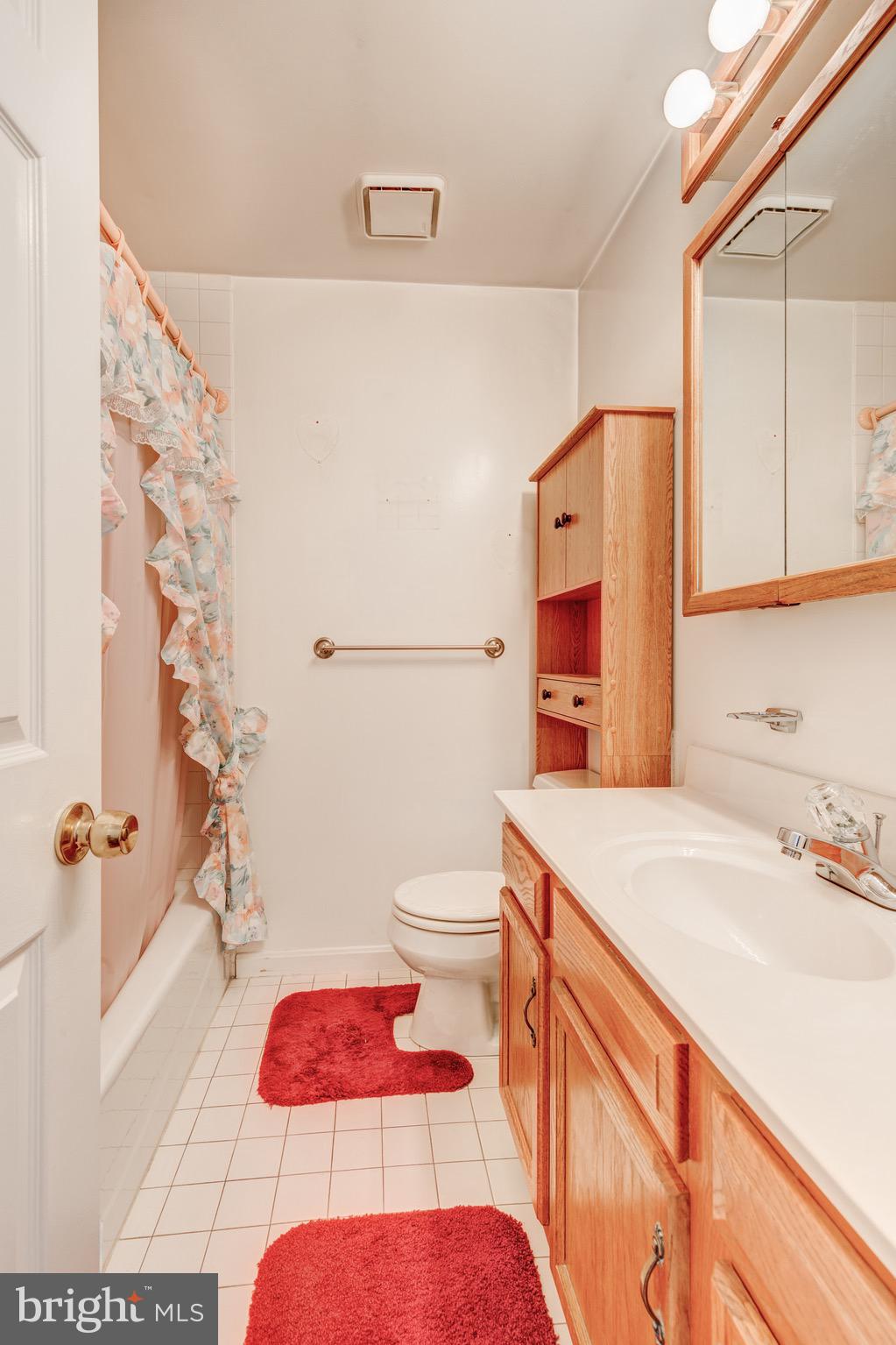 1923 Oak Lodge Road Baltimore, MD 21228 - Photo 12 of 43 Full Bath Main Level