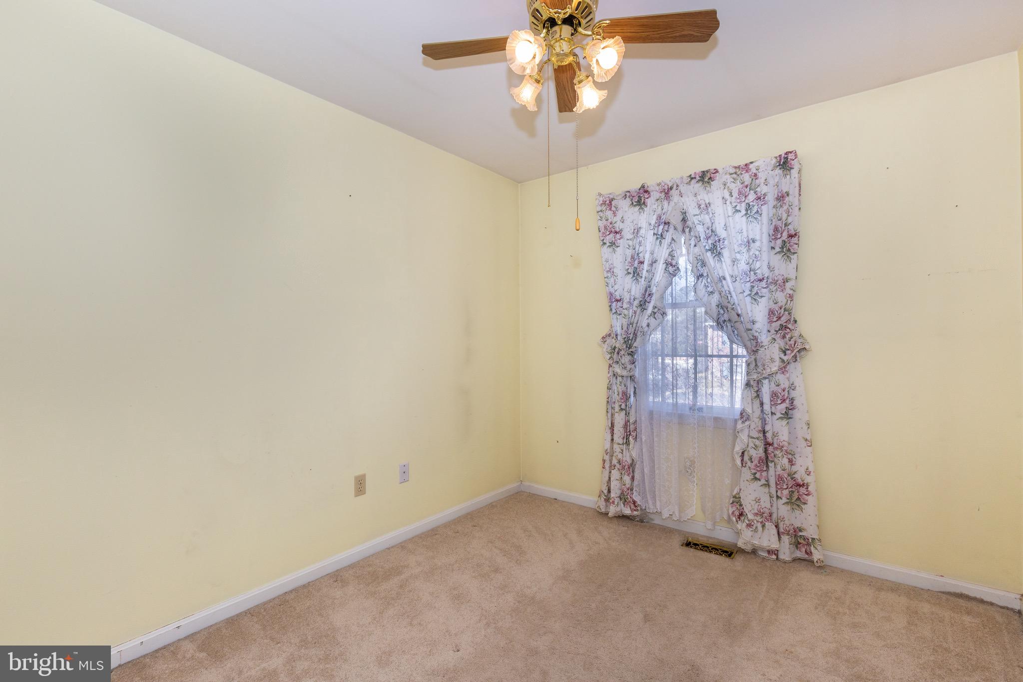 1923 Oak Lodge Road Baltimore, MD 21228 - Photo 20 of 43 3 rd Bedroom