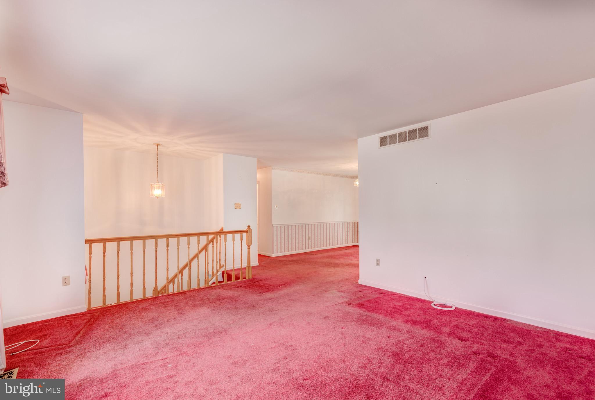 1923 Oak Lodge Road Baltimore, MD 21228 - Photo 10 of 43 Living Room