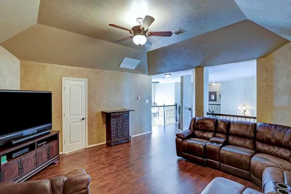 $650,000 | 8127 Sun Terrace Lane, Houston, TX 77095