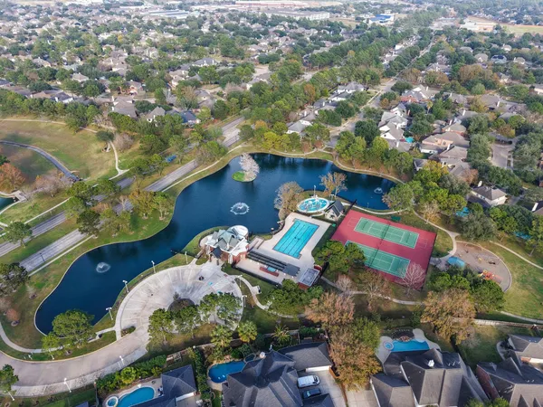 $650,000 | 8127 Sun Terrace Lane, Houston, TX 77095