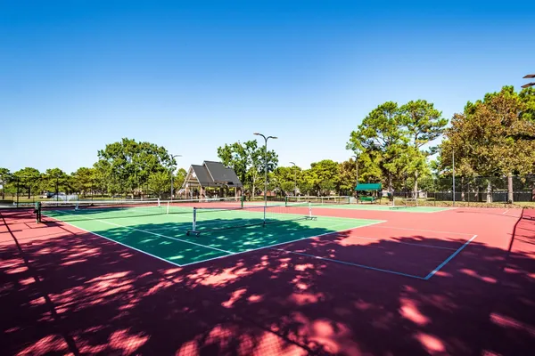 $650,000 | 8127 Sun Terrace Lane, Houston, TX 77095
