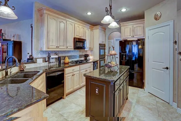$650,000 | 8127 Sun Terrace Lane, Houston, TX 77095