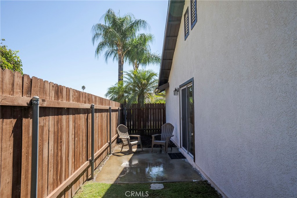 700 West 2nd Street, Unit 2 Azusa, CA 91702 - Photo 37 of 39 a house view with a garden space