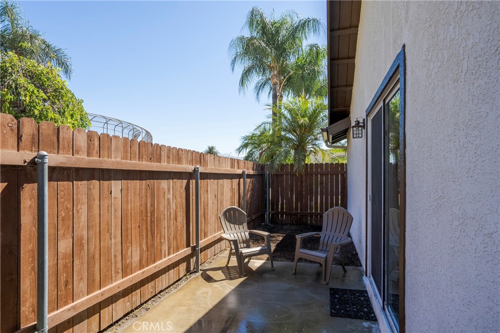 700 West 2nd Street, Unit 2 Azusa, CA 91702 - Photo 38 of 39 a garden view with a seating space