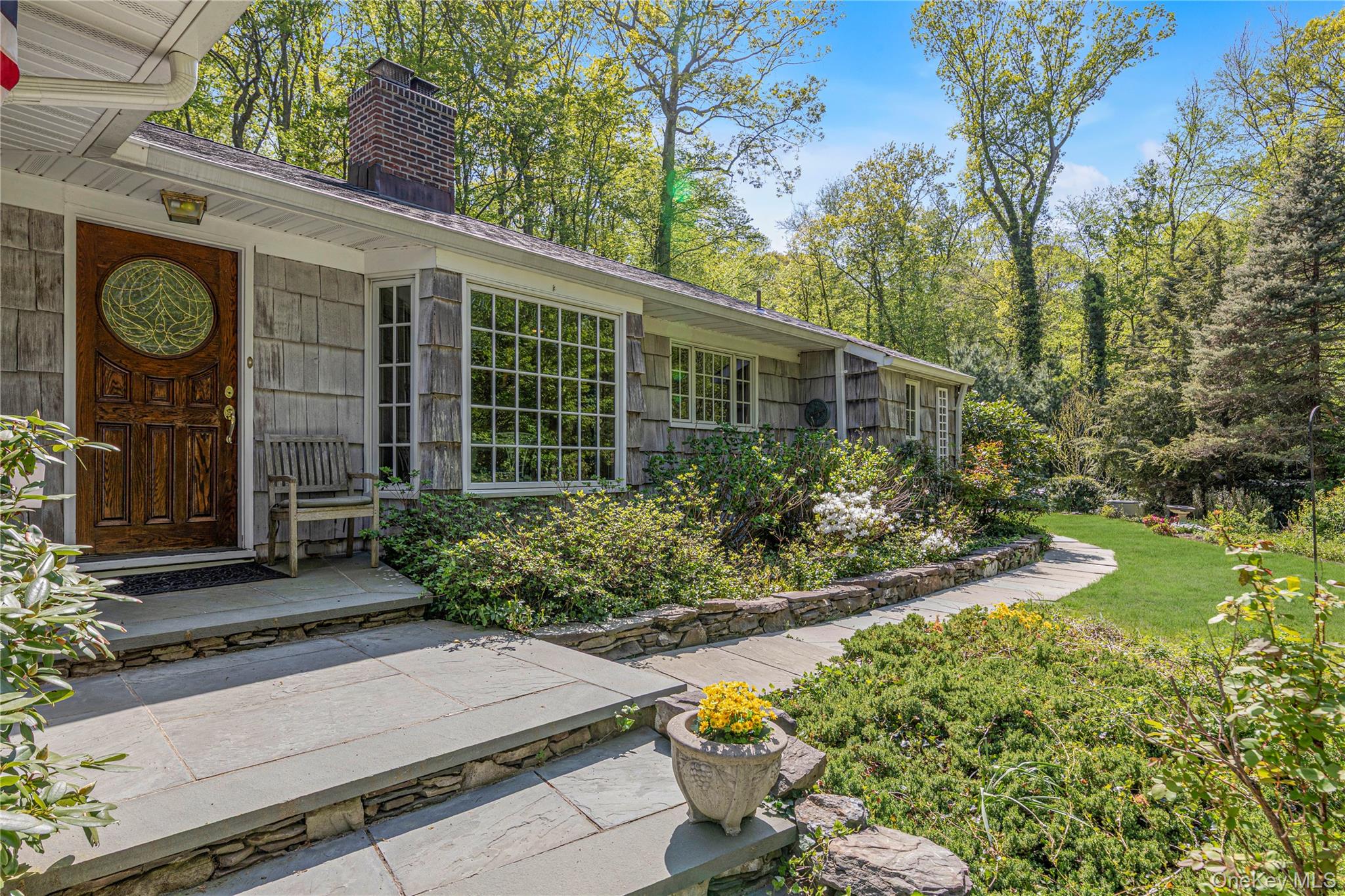 11 N Road Oyster Bay, NY 11771 - Photo 2 of 30