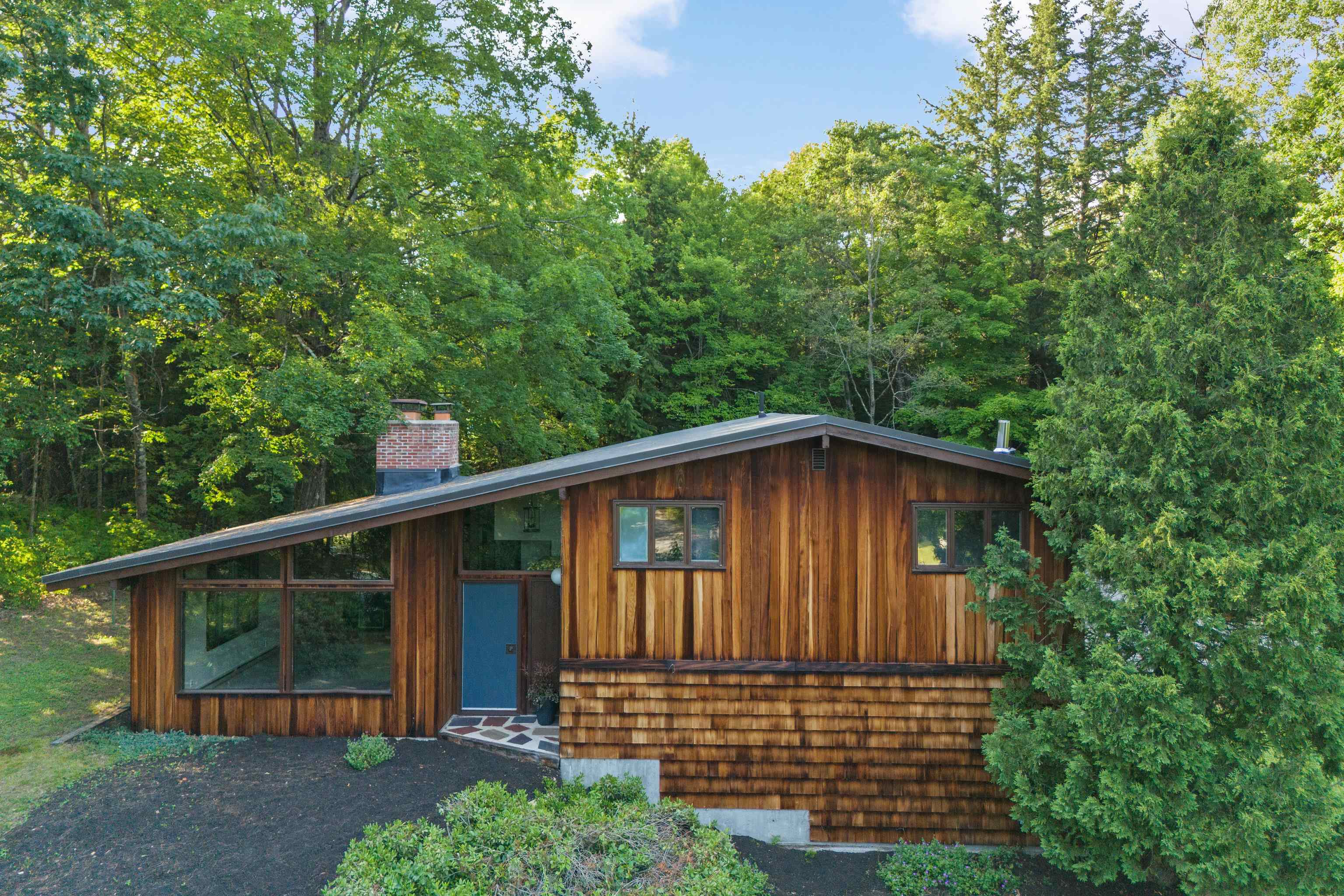 1025 Concord Stage Road Weare, NH 03281 - Photo 1 of 54