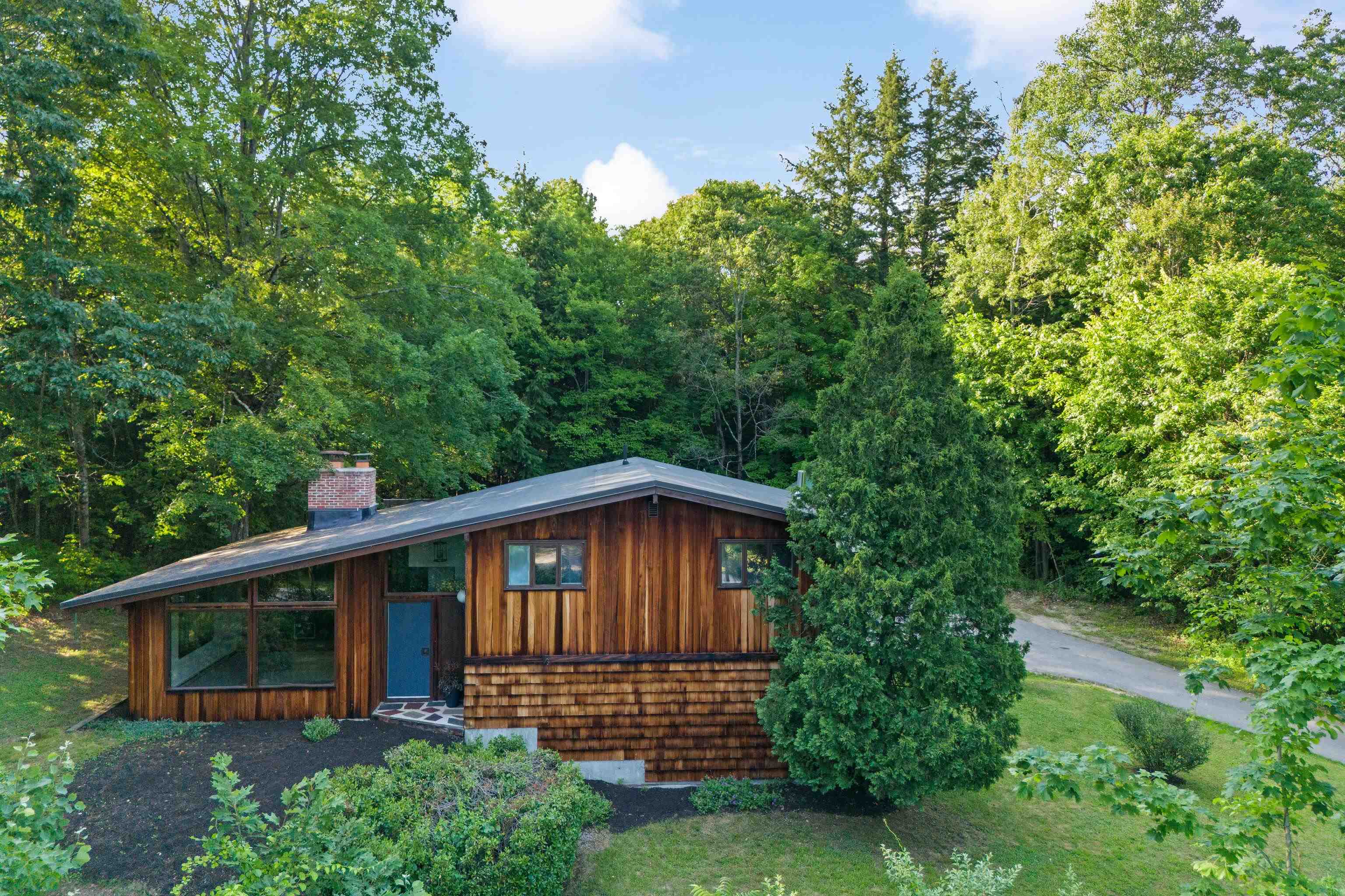 1025 Concord Stage Road Weare, NH 03281 - Photo 2 of 54