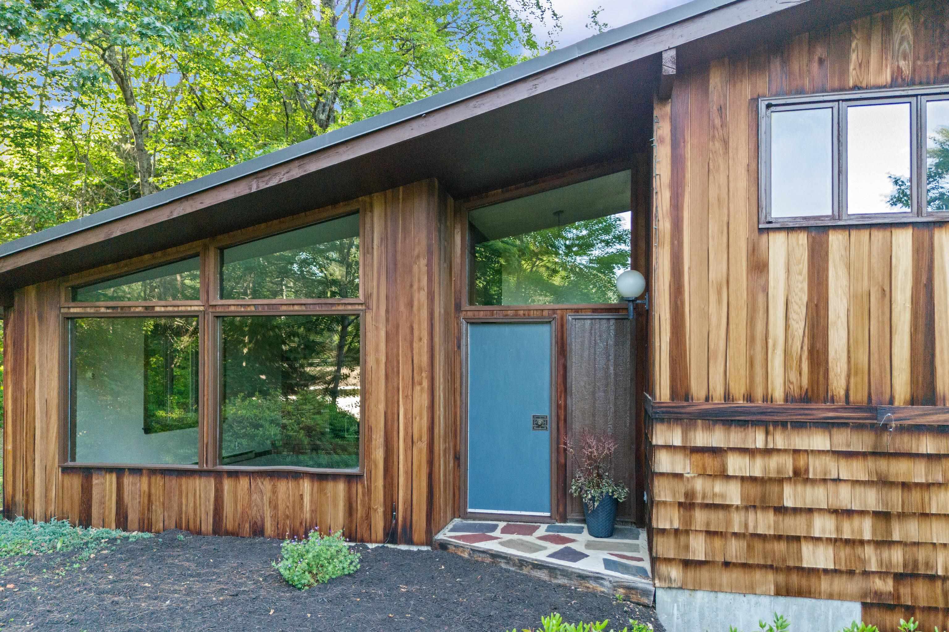 1025 Concord Stage Road Weare, NH 03281 - Photo 3 of 54
