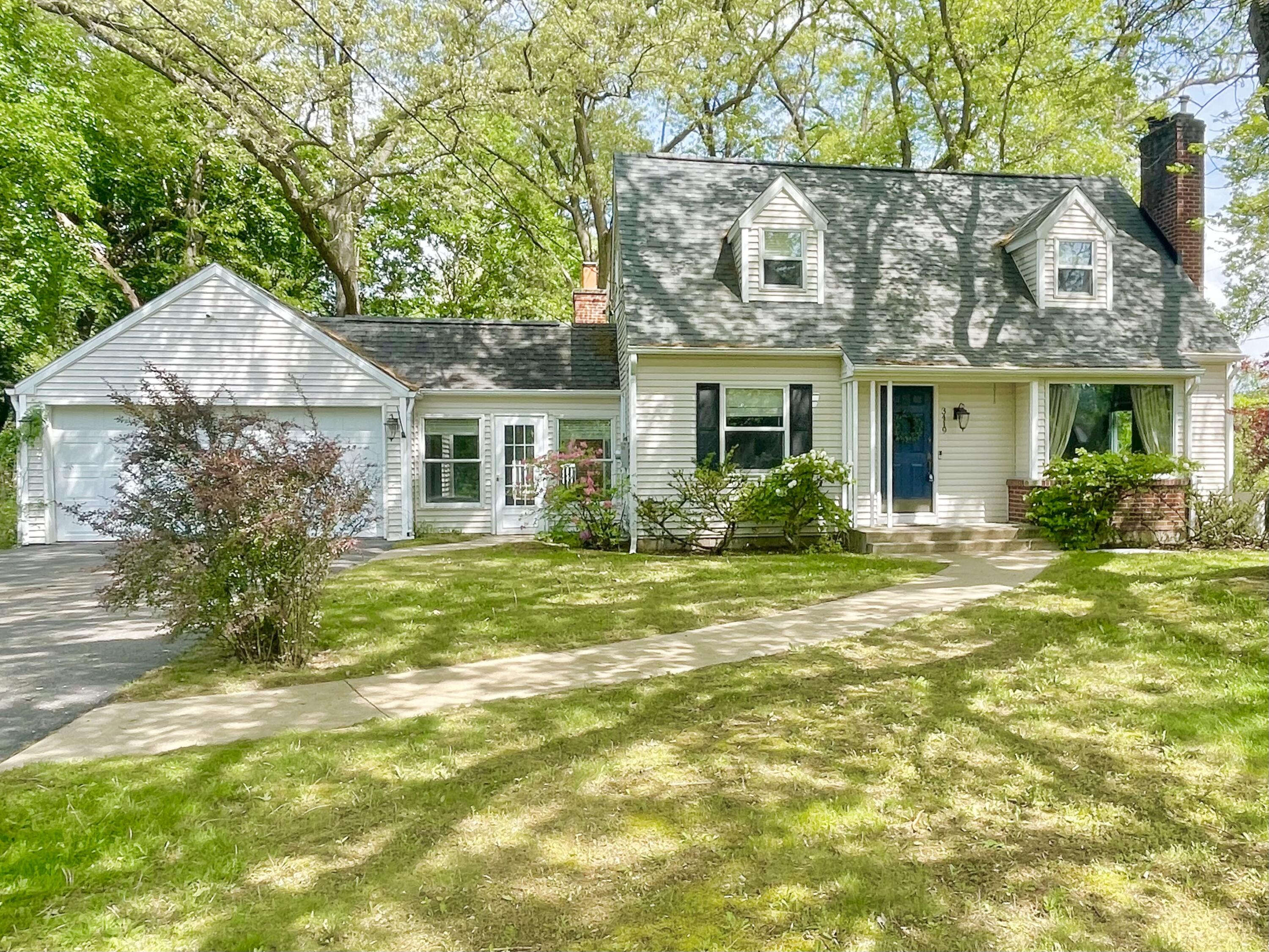 3419 Old Colony Road Kalamazoo, MI 49008 - Photo 2 of 37 IMG_0039