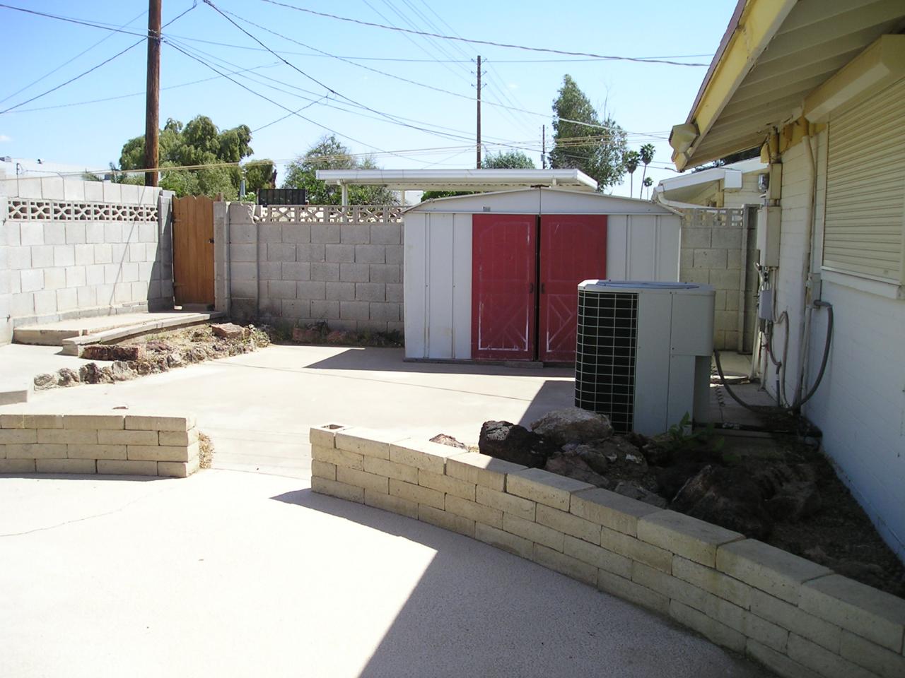 3832 West Griswold Road Phoenix, AZ 85051 - Photo 14 of 15 Backyard view