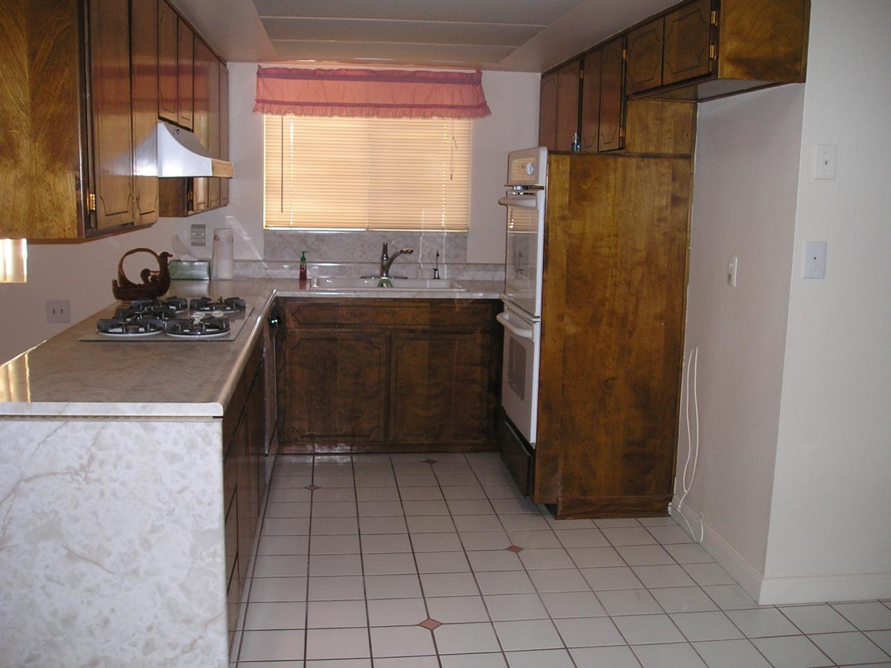 3832 West Griswold Road Phoenix, AZ 85051 - Photo 2 of 15 Kitchen