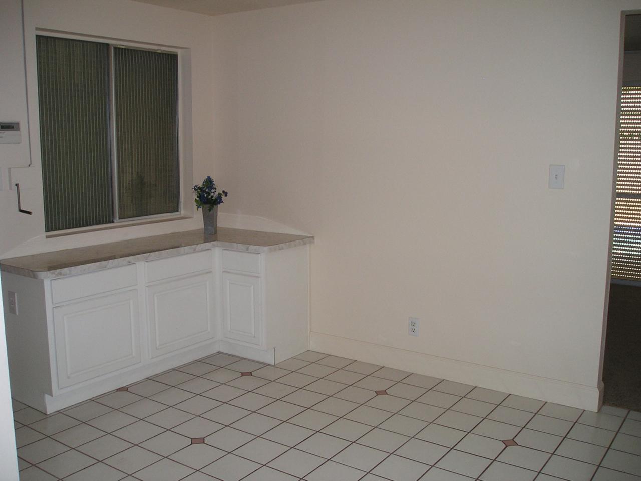 3832 West Griswold Road Phoenix, AZ 85051 - Photo 4 of 15 Breakfast Nook