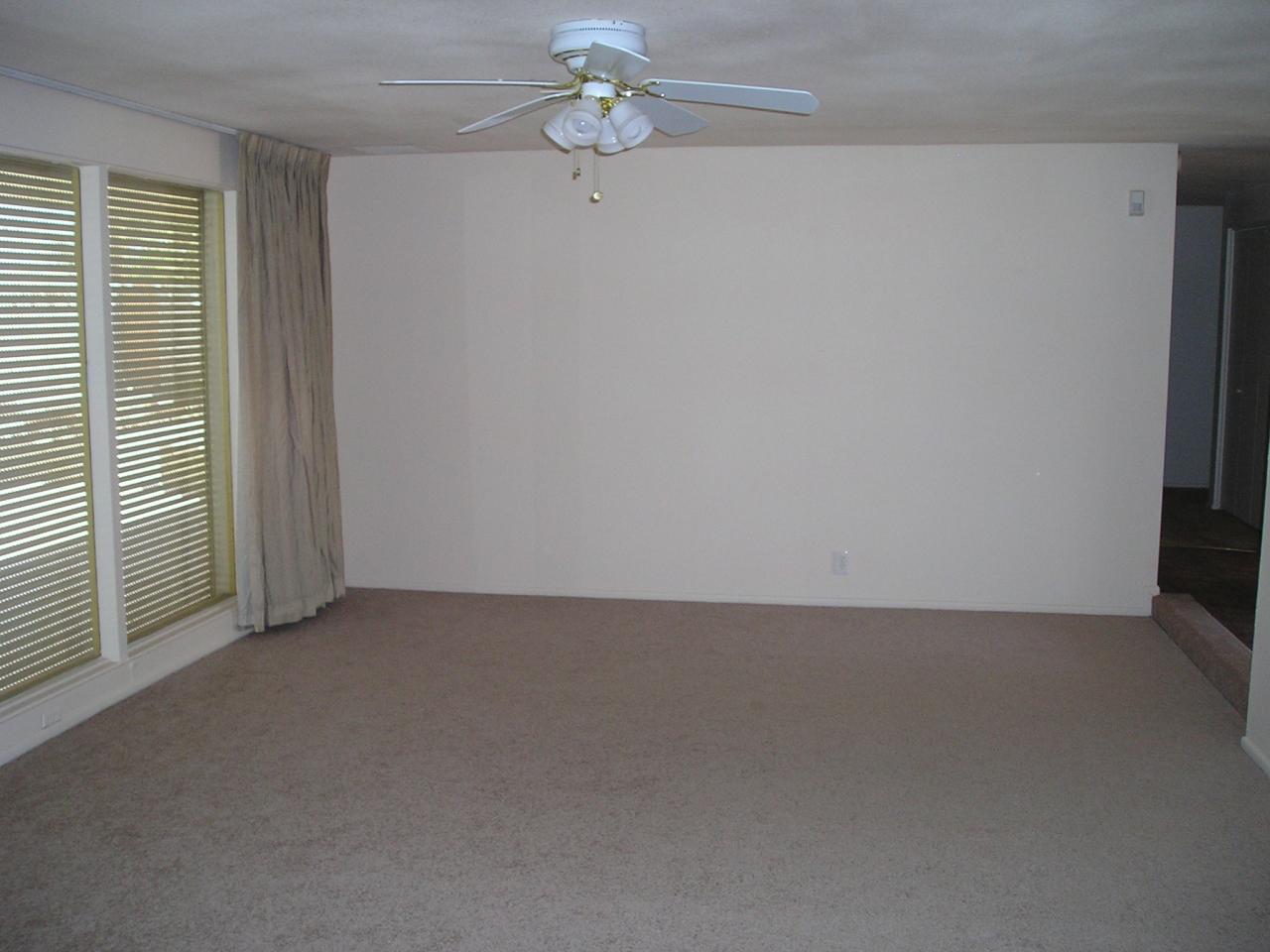 3832 West Griswold Road Phoenix, AZ 85051 - Photo 6 of 15 Living Room