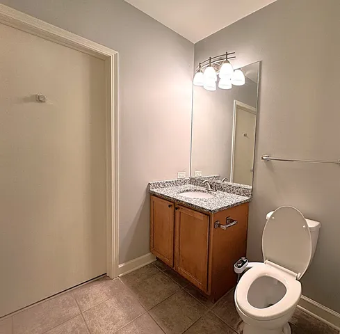 $405,000 | 1322 South Prairie Avenue, Unit 1705, Chicago, IL 60605