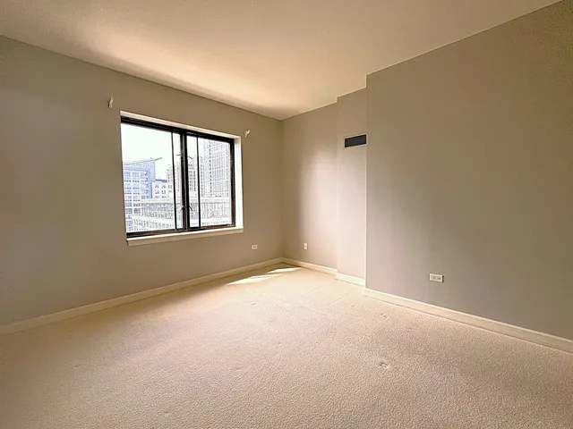 $405,000 | 1322 South Prairie Avenue, Unit 1705, Chicago, IL 60605