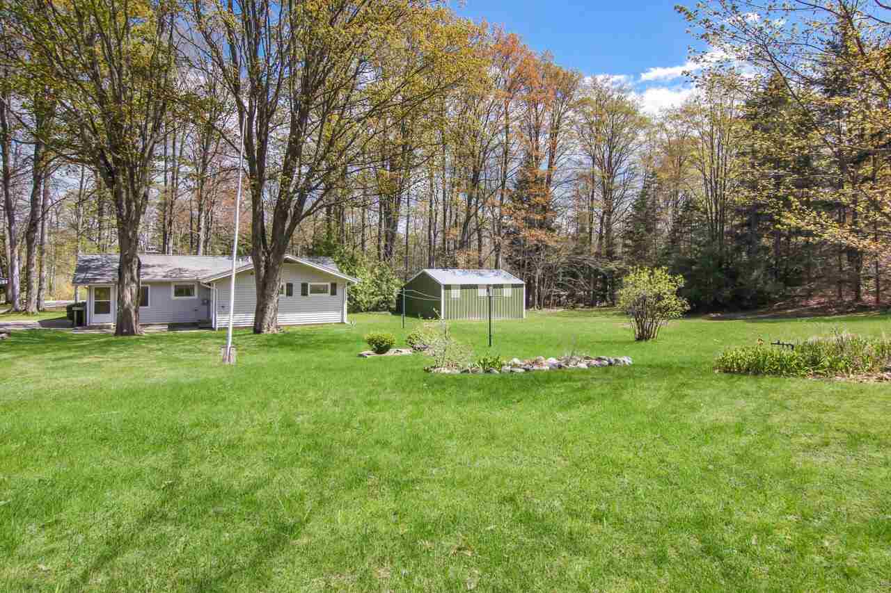 6360 South Maple City Road Maple City, MI 49664 - Photo 17 of 34 1887426-16.JPG