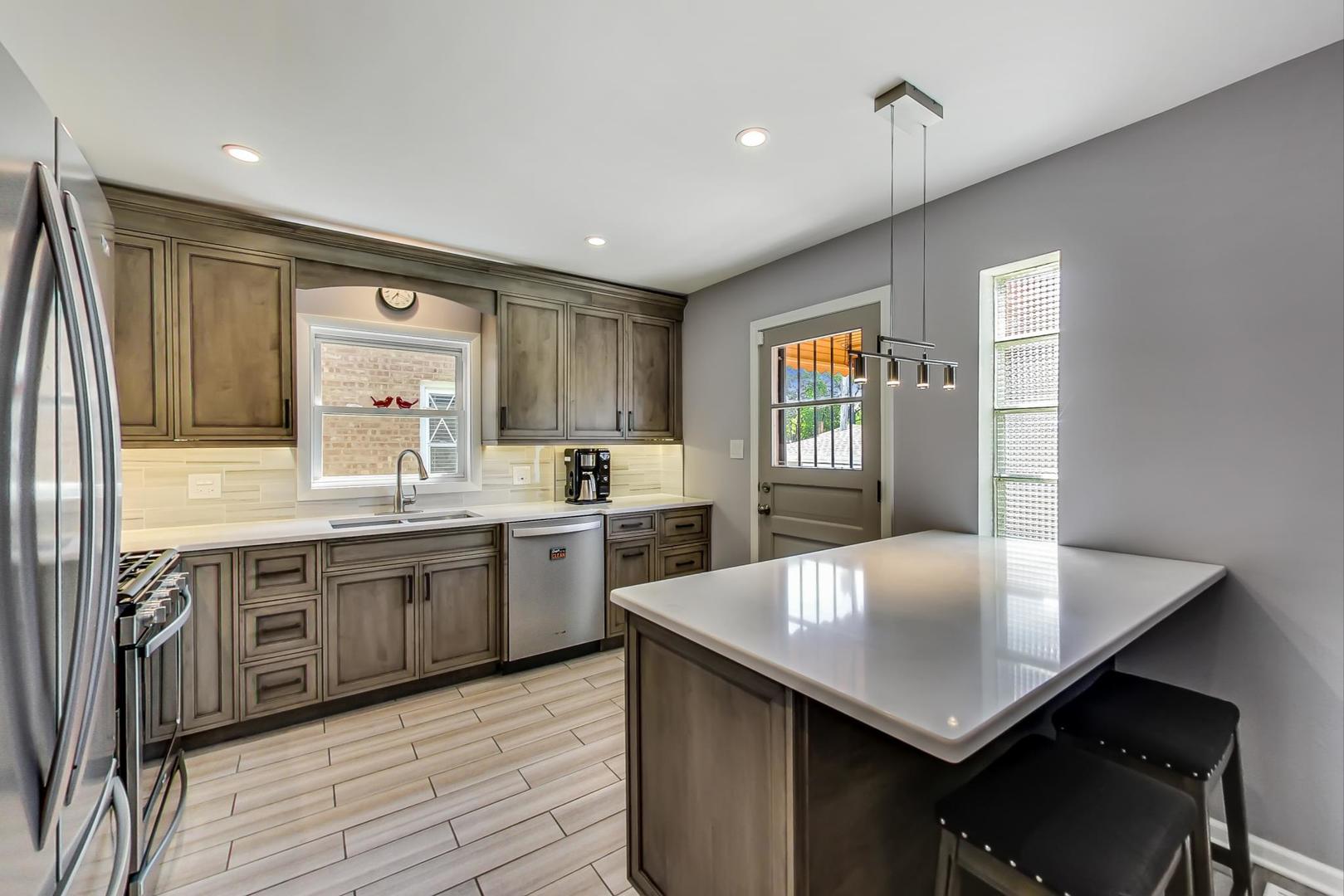 8917 West 24th Street North Riverside, IL 60546 - Photo 11 of 50