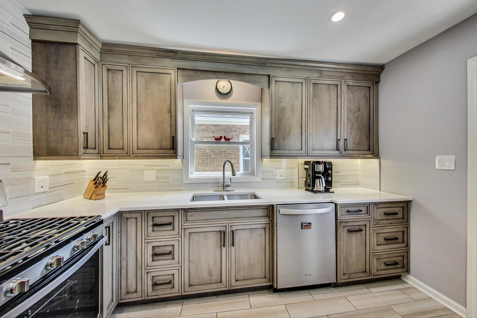 8917 West 24th Street North Riverside, IL 60546 - Photo 12 of 50