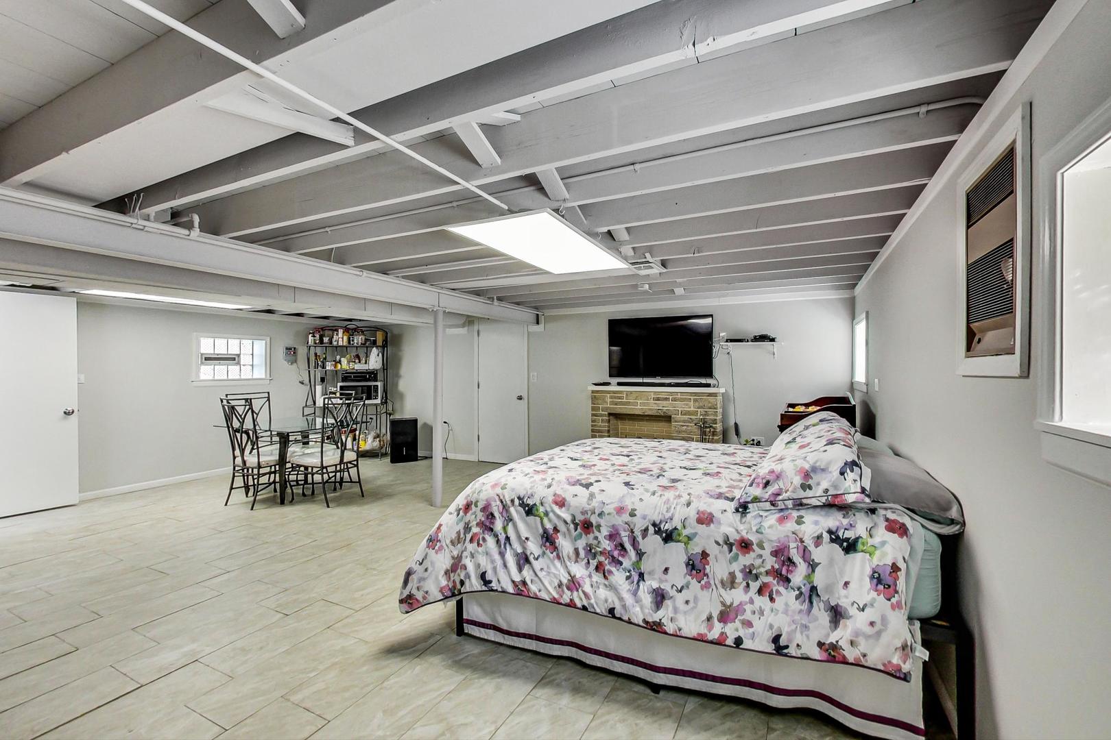 8917 West 24th Street North Riverside, IL 60546 - Photo 30 of 50