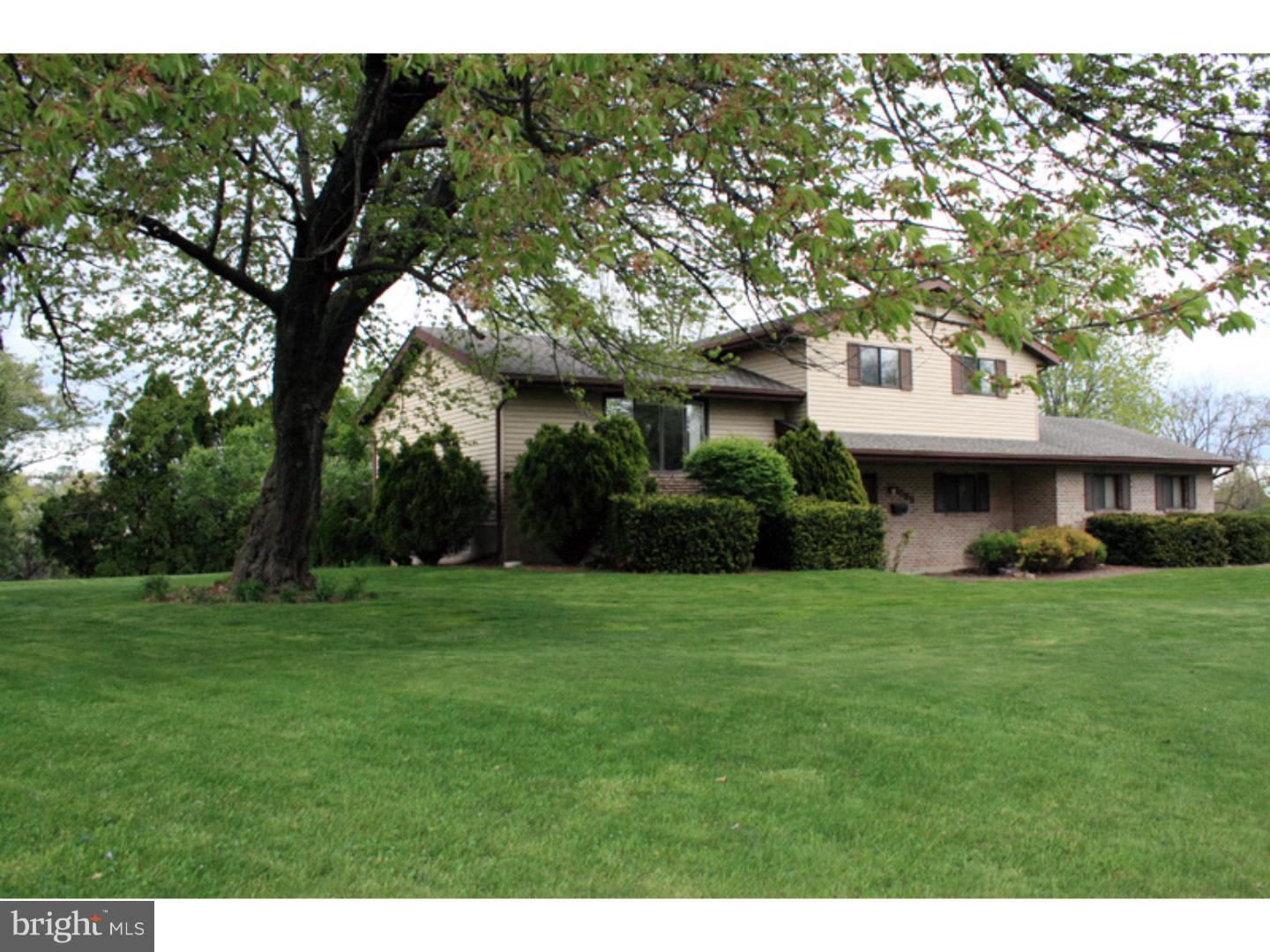 3585 Eton Road Allentown, PA 18104 - Photo 2 of 10 Gallery Image 2