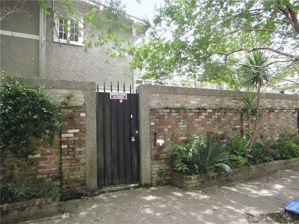 $1,995 | 7204 Hickory Street, Unit B, New Orleans, LA 70118