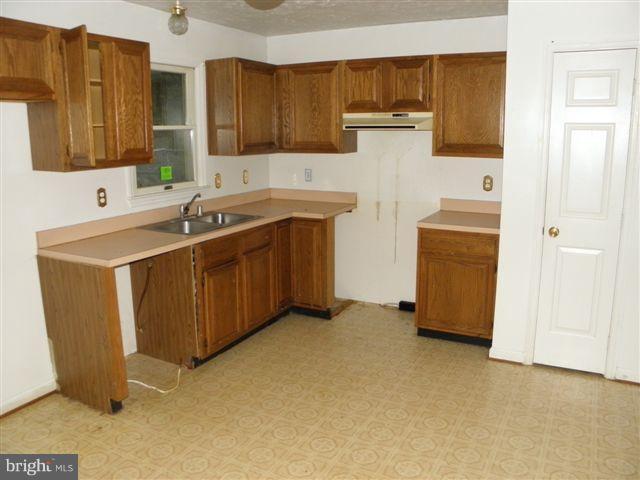 270 Parkside Road Linden, VA 22642 - Photo 2 of 20 Kitchen