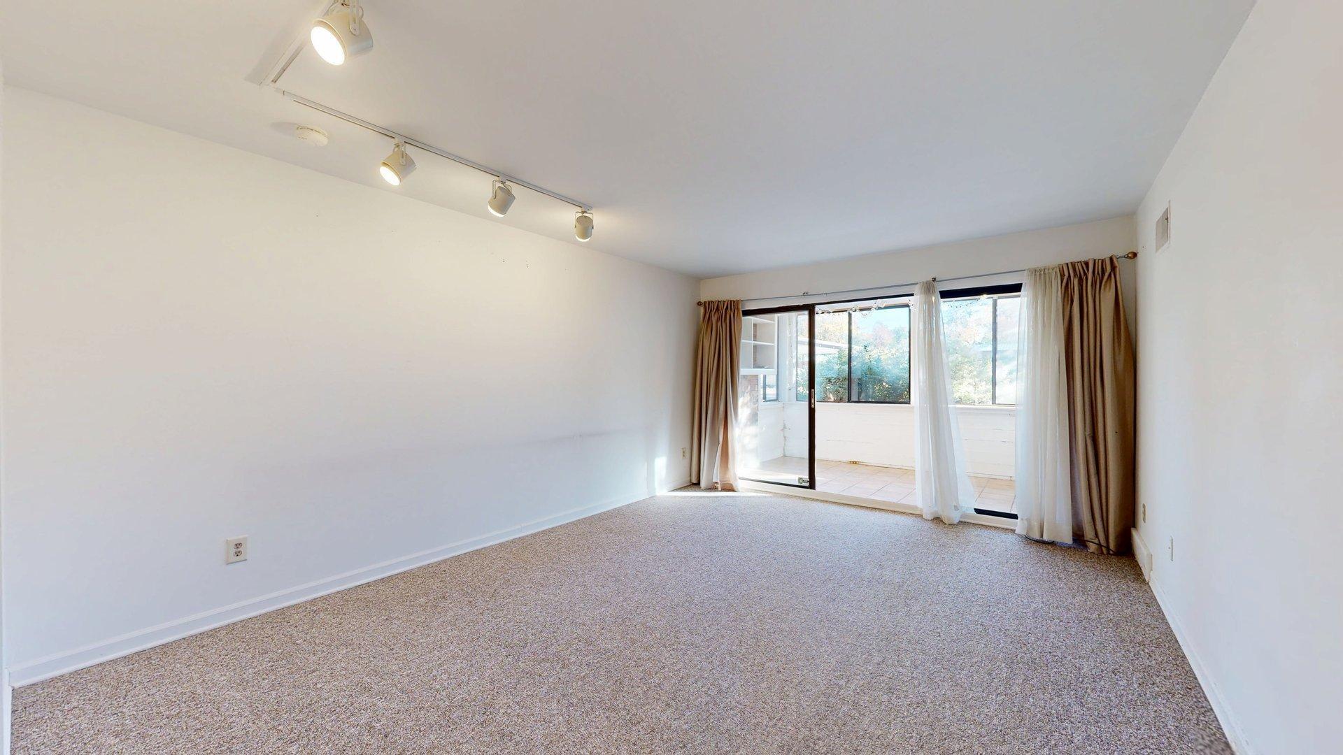 1235 South Maple Road, Unit 101 Ann Arbor, MI 48103 - Photo 8 of 23 1235-S-Maple-Rd-101-10232025_115231