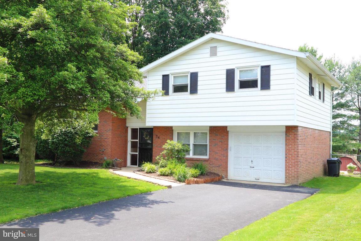 34 Quaker Hills Road Lancaster, PA 17603 - Photo 1 of 20 Gallery Image 1