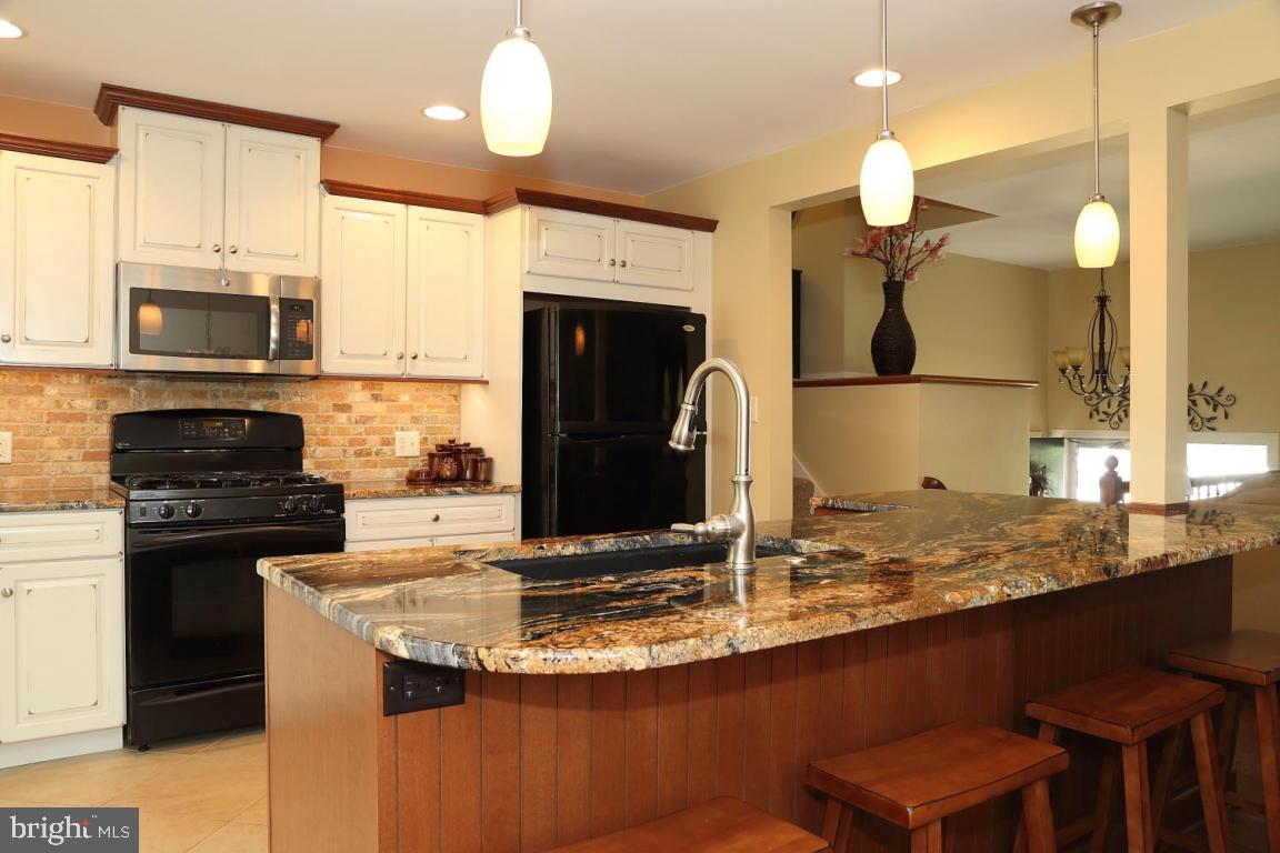 34 Quaker Hills Road Lancaster, PA 17603 - Photo 2 of 20 Gallery Image 2