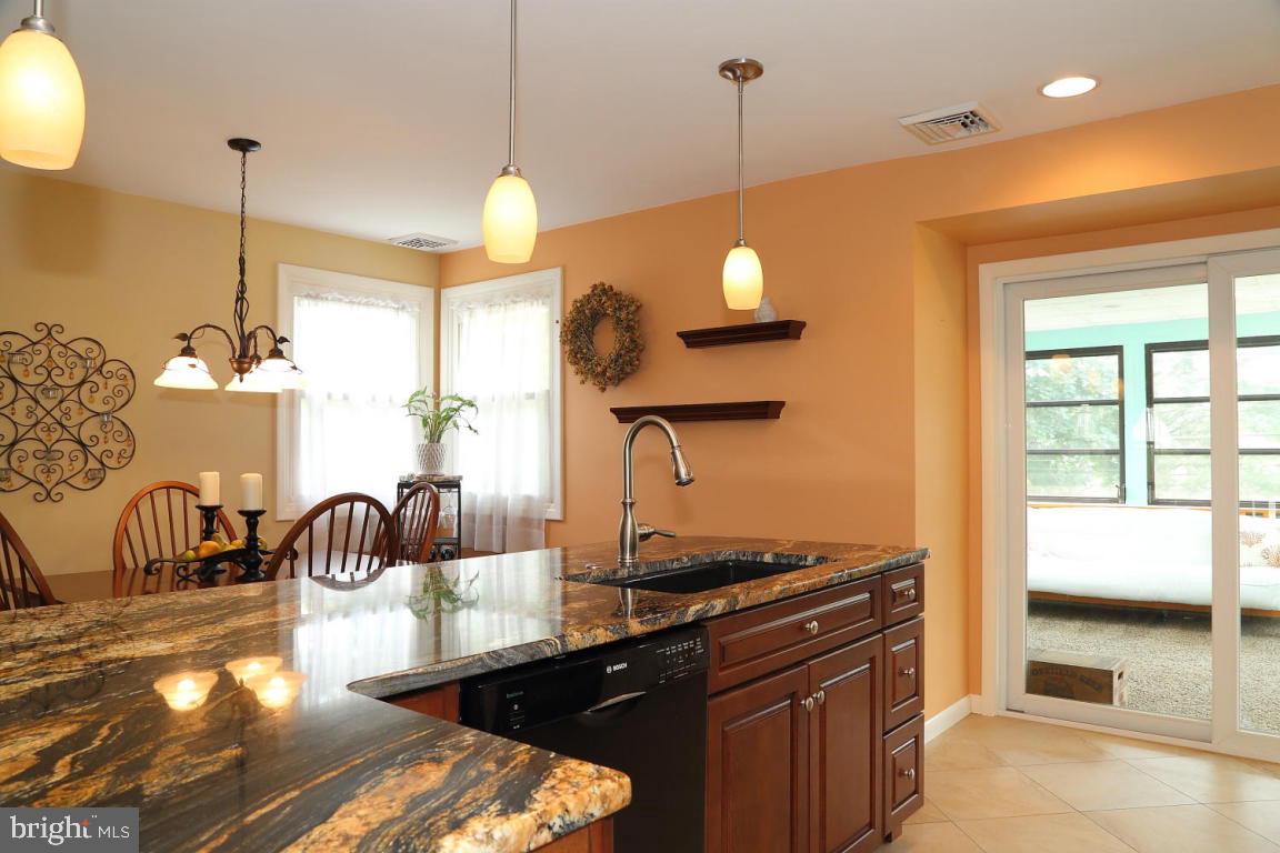 34 Quaker Hills Road Lancaster, PA 17603 - Photo 4 of 20 Gallery Image 4