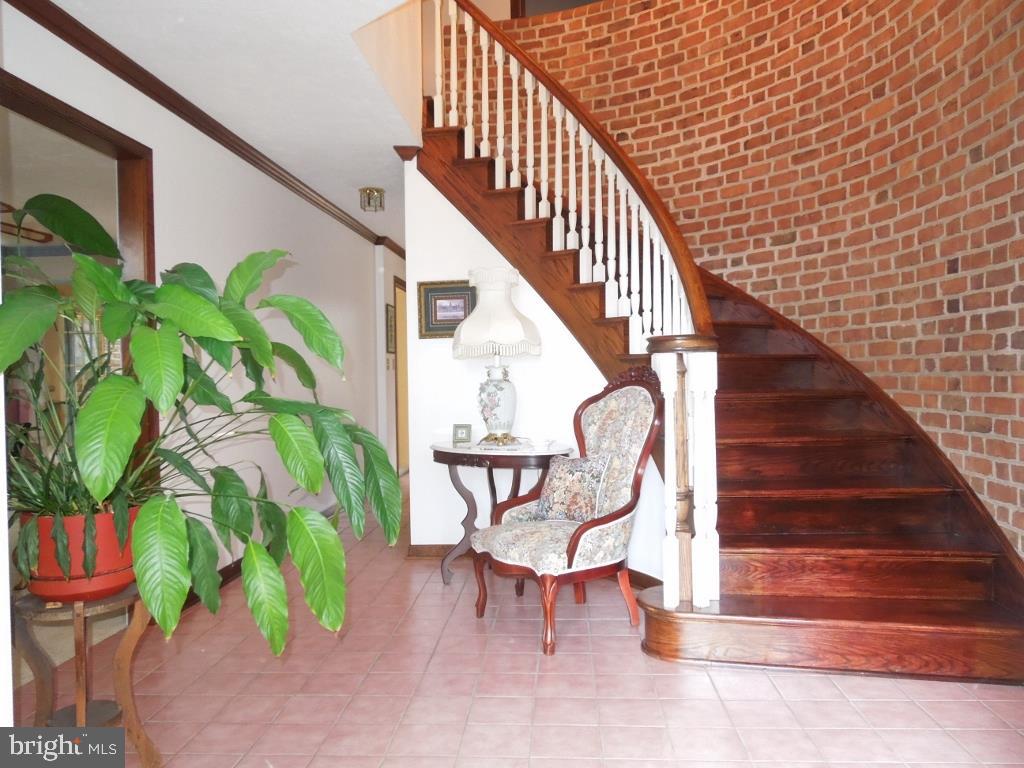3121 Grandview Road Hanover, PA 17331 - Photo 5 of 36