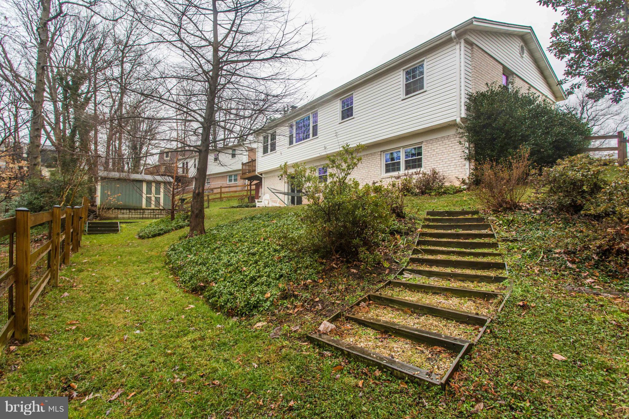 6807 Houndmaster Road Springfield, VA 22152 - Photo 22 of 22 Exterior (Rear)