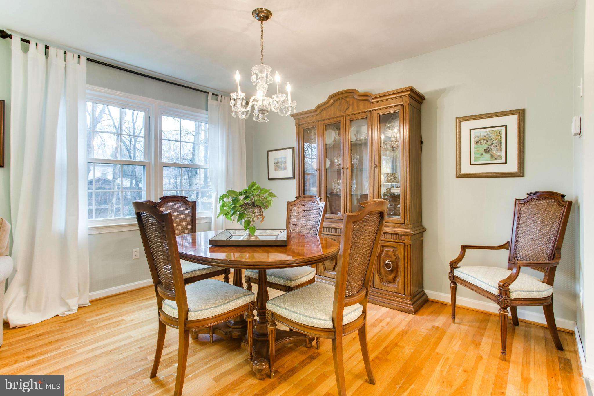 6807 Houndmaster Road Springfield, VA 22152 - Photo 5 of 22 Dining Room