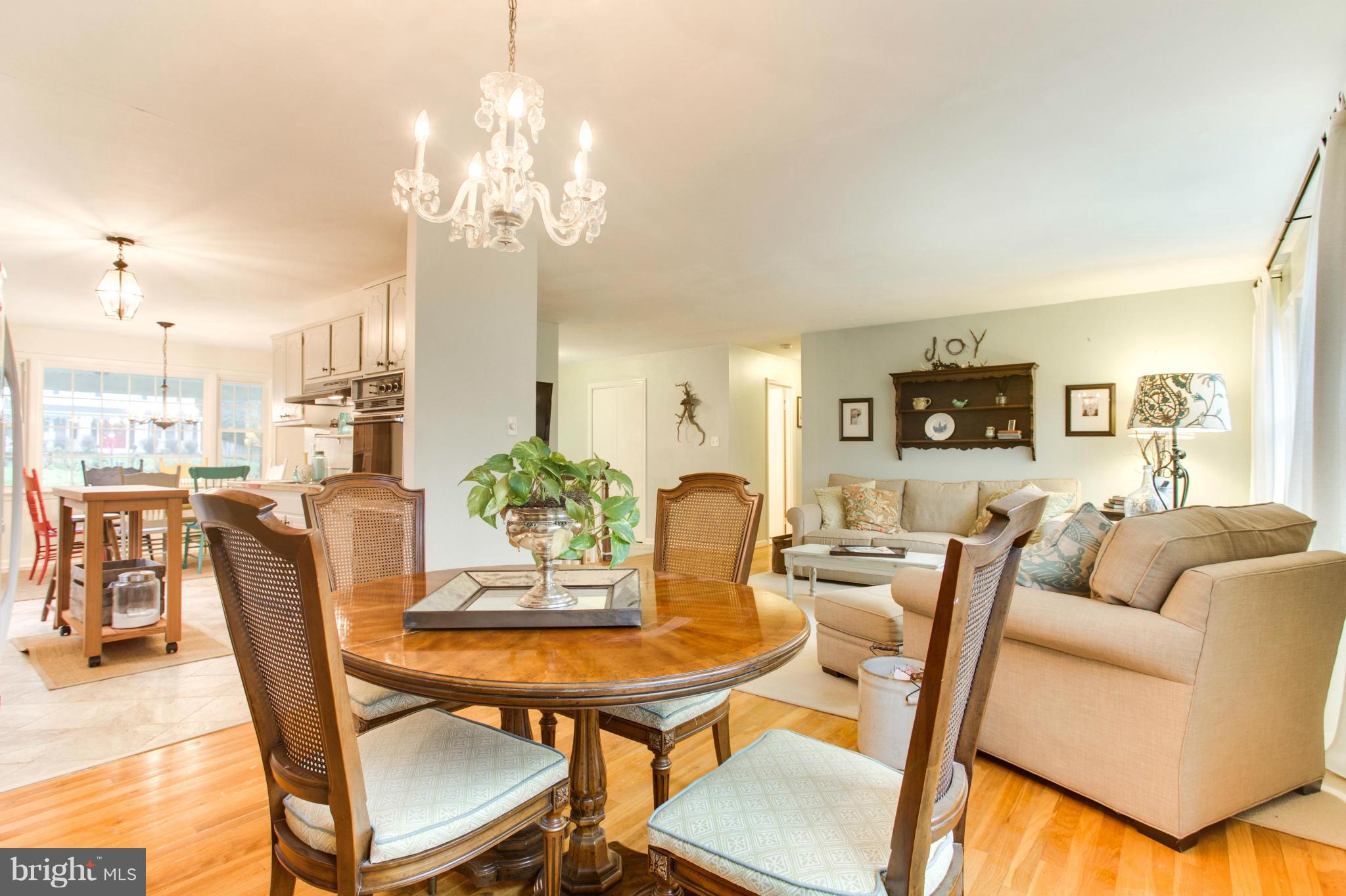 6807 Houndmaster Road Springfield, VA 22152 - Photo 6 of 22 Interior Open concept