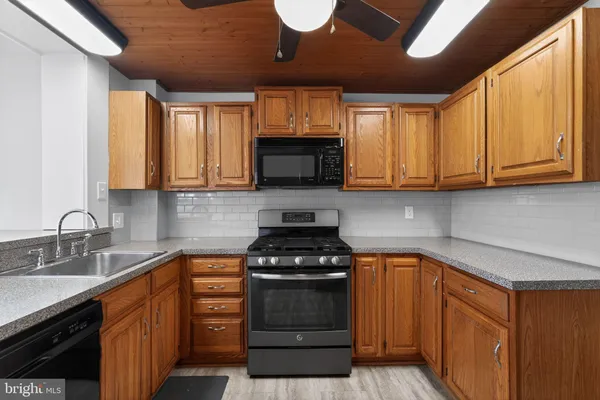 $550,000 | 517 Weymouth Road, Springfield, PA 19064