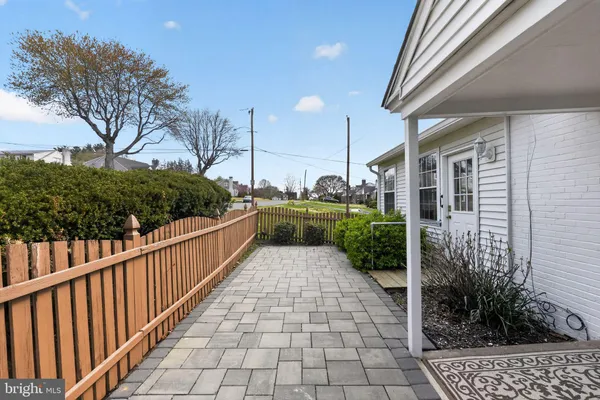 $550,000 | 517 Weymouth Road, Springfield, PA 19064